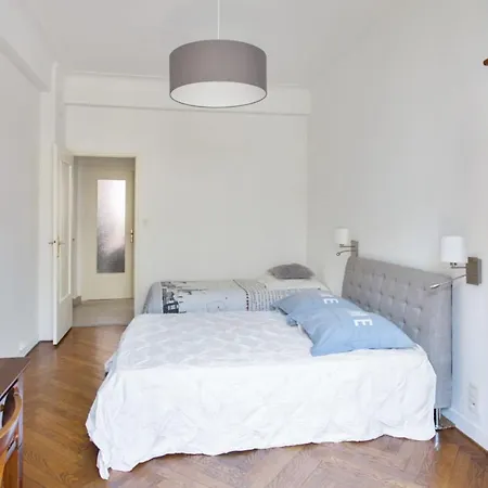 Charming 1br With Balcony And Ac In 10 Min From The Beach - Welkeys *