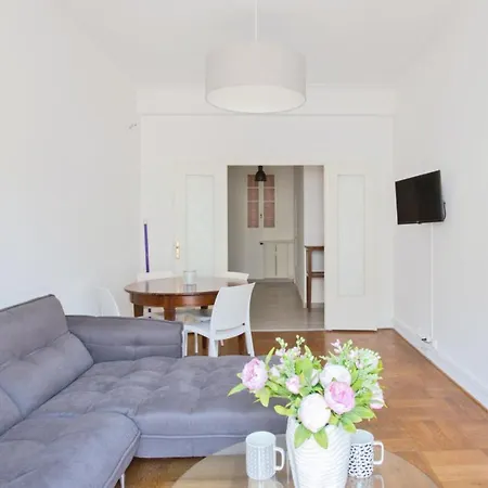 Charming 1br With Balcony And Ac In 10 Min From The Beach - Welkeys Appartement