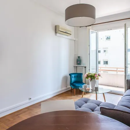 Appartement Charming 1br With Balcony And Ac In 10 Min From The Beach - Welkeys *